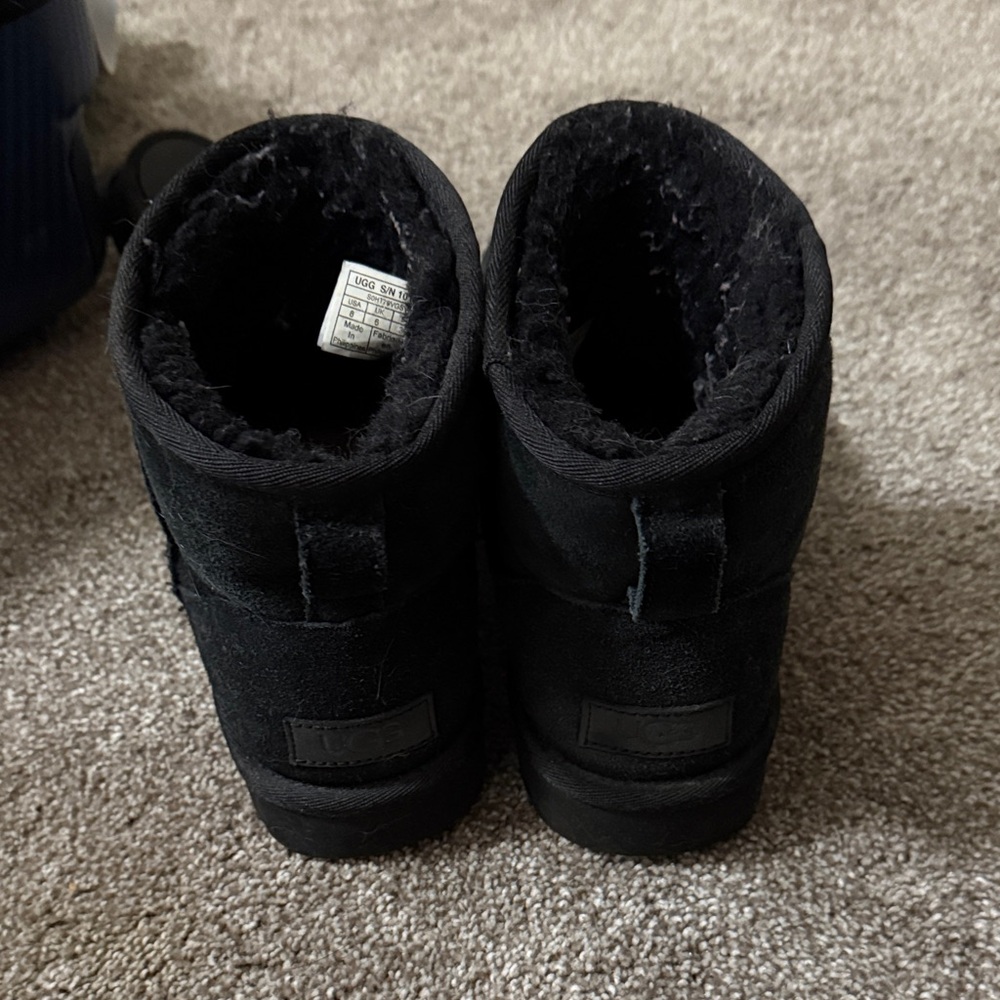 Black Short Uggs
